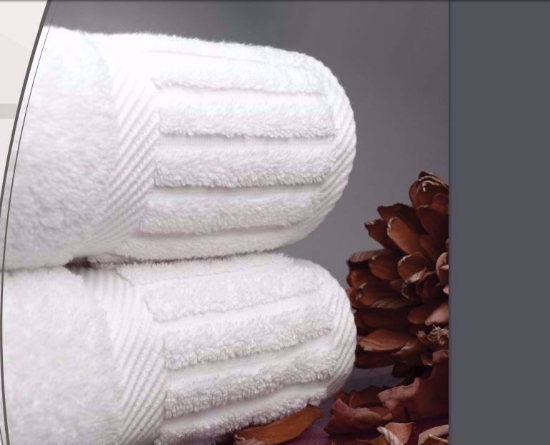 https://hysupplies.net/images/thumbs/0000744_white-premium-pool-towel-with-dobby-border_550.jpeg