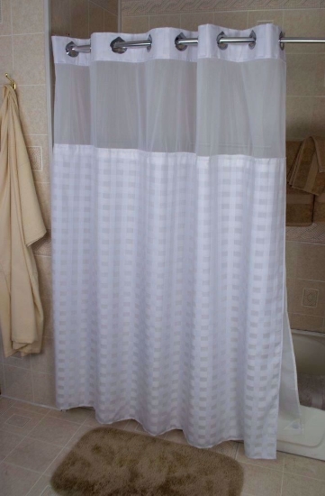 https://hysupplies.net/images/thumbs/0011670_hang2it-vision-check-shower-curtains_550.jpeg