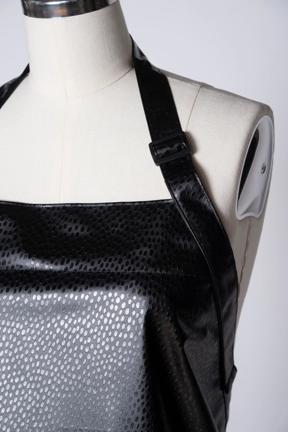 Buy Bulk Waterproof Salon Apron for Stylist 25” x 34”